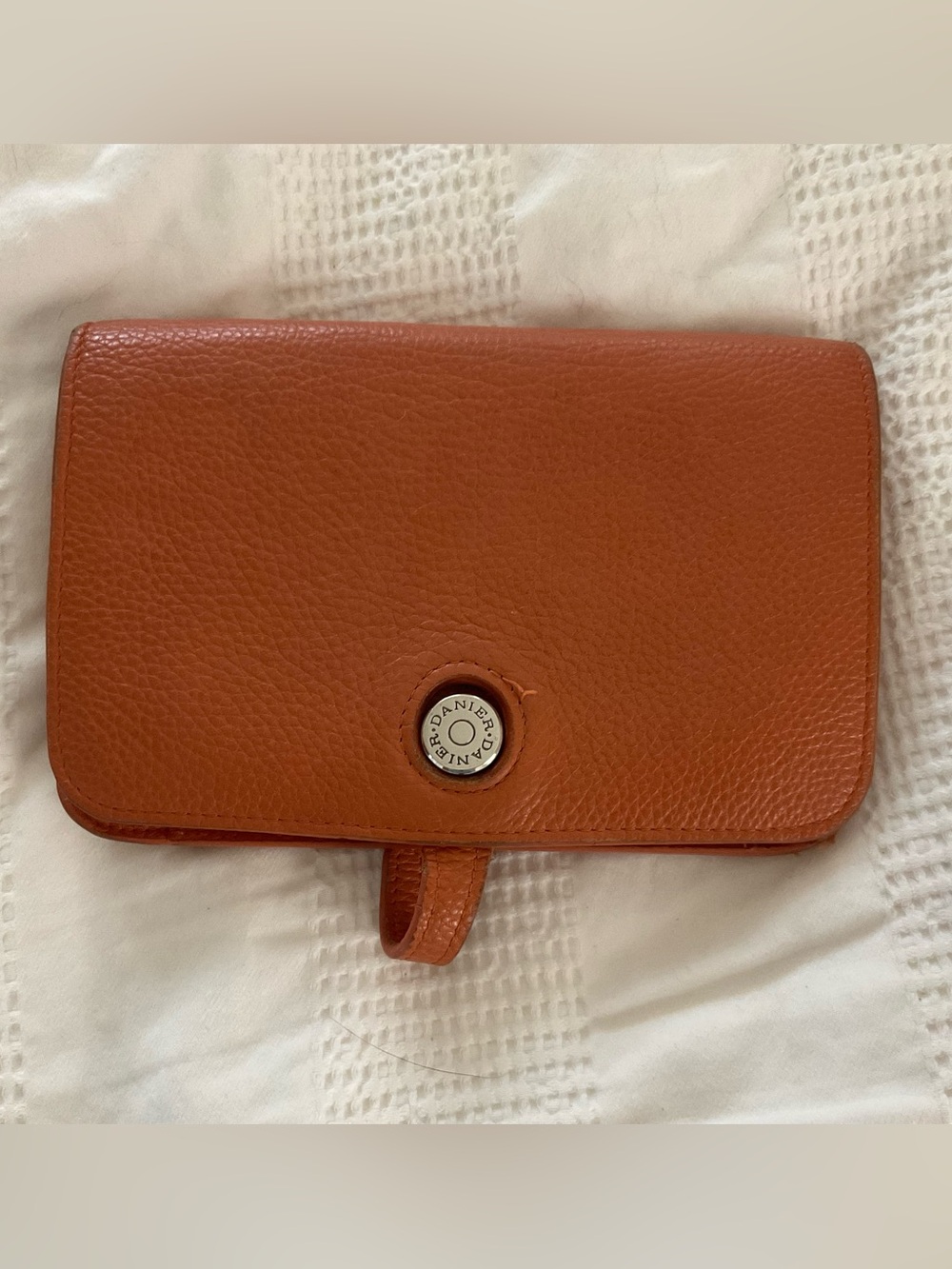 Danier Leather Wallet Crossbody in Cognac Brown